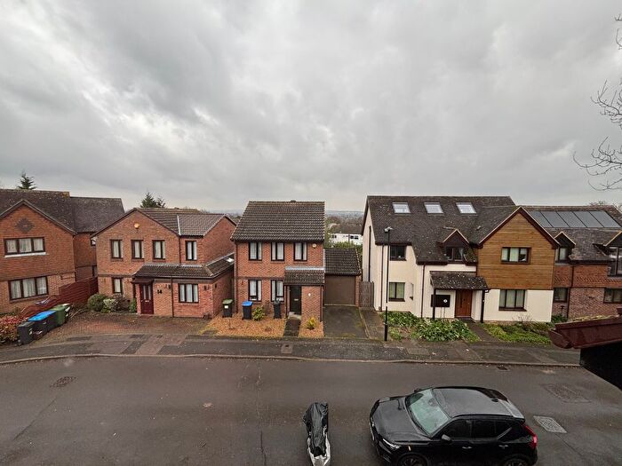 1 Bedroom Flat To Rent In Chasewood Avenue, Enfield, EN2