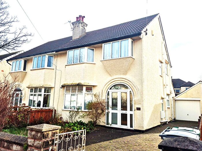 3 Bedroom Semi-Detached House For Sale In Dovedale Road, Wirral, CH47