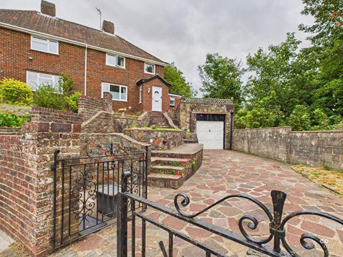 6 Bedroom Semi-Detached House For Sale In Knepp Close, Brighton, BN2