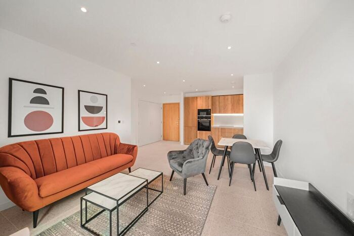 1 Bedroom Apartment To Rent In Georgette Apartments, Cendal Crescent, E1