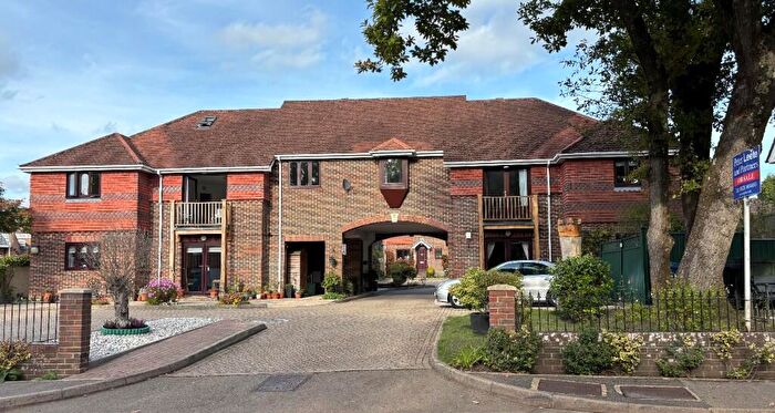2 Bedroom Flat For Sale In The Kings Peace, Grayshott, GU26