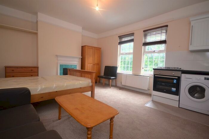 Studio To Rent In Wokingham Road, Reading, Berkshire, RG6