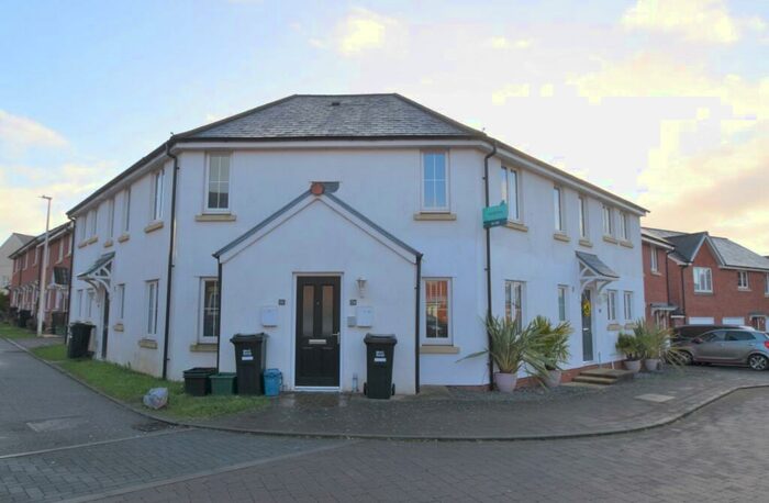 2 Bedroom Flat To Rent In Webbers Way, Tiverton, Devon, EX16