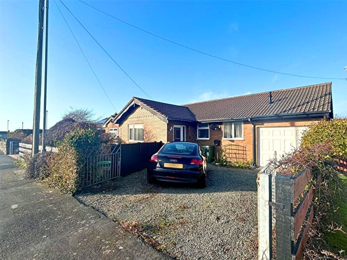 3 Bedroom Bungalow For Sale In Ffordd Corsen, Fairbourne, Gwynedd, LL38