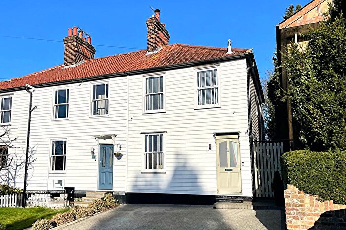 3 Bedroom Terraced House For Sale In Springhall Road, Sawbridgeworth, CM21