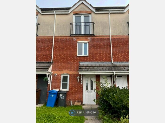 4 Bedroom Terraced House To Rent In Plane Avenue, Wigan, WN5