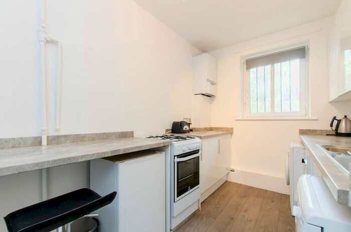 Studio To Rent In Tennis Street, London Bridge, London, SE1