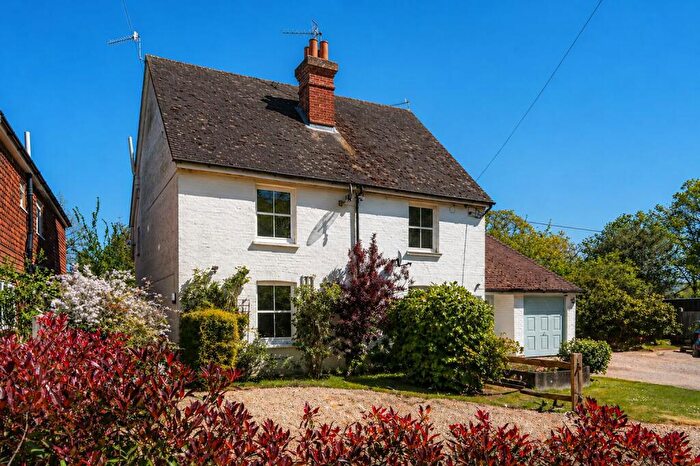 3 Bedroom Semi-Detached House For Sale In Sunnyside Cottages, Rushett Common, Bramley, GU5