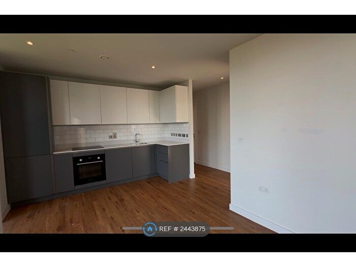 2 Bedroom Flat To Rent In Mountyard, Manchester, M4
