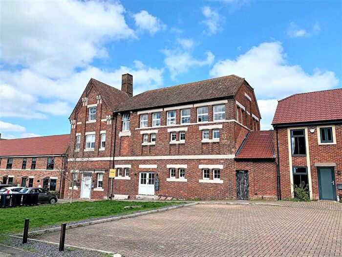 2 Bedroom Flat To Rent In Beaufort Brewery, Royal Wootton Bassett, SN4