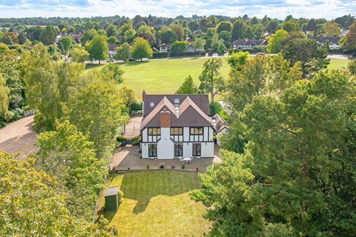 4 Bedroom Detached House For Sale In Webb Estate, Purley, Surrey, CR8