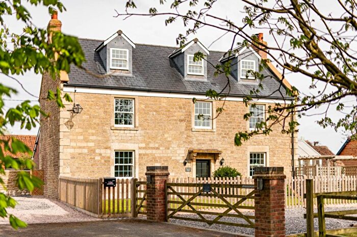 5 Bedroom Detached House For Sale In Frome Road, Southwick, BA14