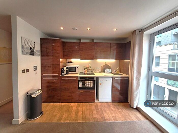 2 Bedroom Flat To Rent In Marsh Street, Bristol, BS1