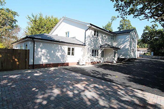 2 Bedroom Flat To Rent In Titchfield Park Road, Fareham, PO15