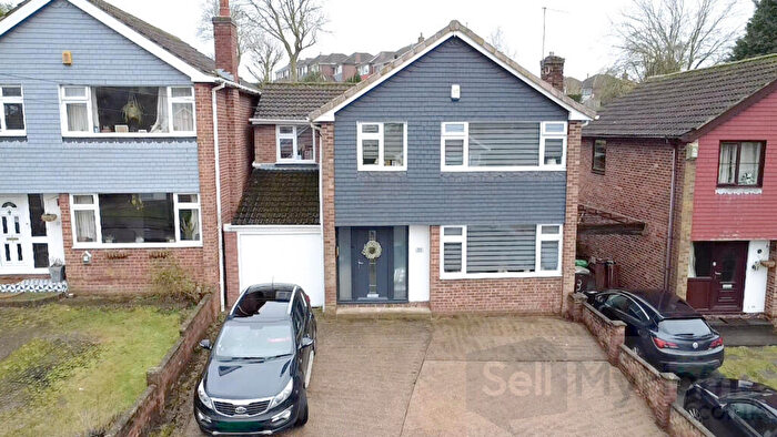 4 Bedroom Detached House For Sale In Blantyre Avenue, Rise Park, Nottingham, Nottinghamshire, NG5