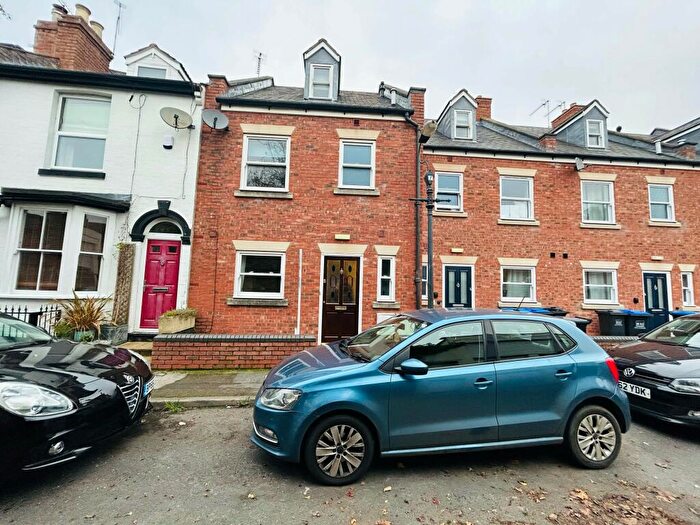 6 Bedroom Terraced House To Rent In Gordon Street, Leamington Spa, CV31