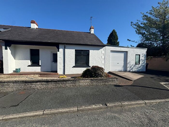 2 Bedroom Semi-detached Bungalow For Sale In Palmerston Avenue, Dumfries, DG2