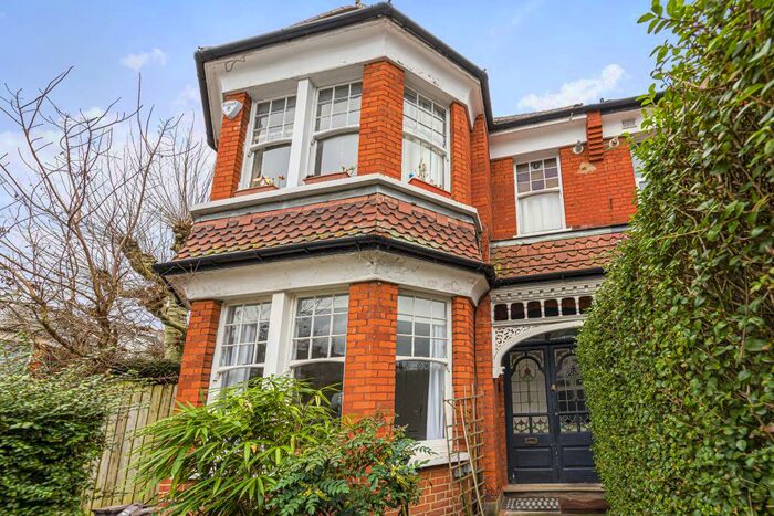 1 Bedroom Apartment To Rent In Princes Avenue, Finchley, N3