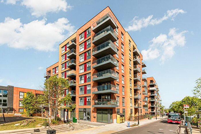 2 Bedroom Flat For Sale In Copley Close, London, W7