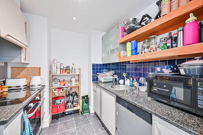 2 Bedroom Flat To Rent In Assam Street, Whitechapel, London, E1