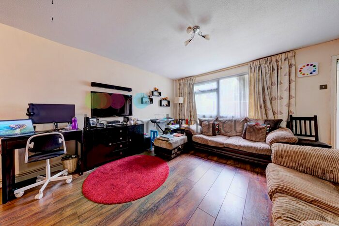 3 Bedroom Property To Rent In Birdhurst Avenue, South Croydon, CR2