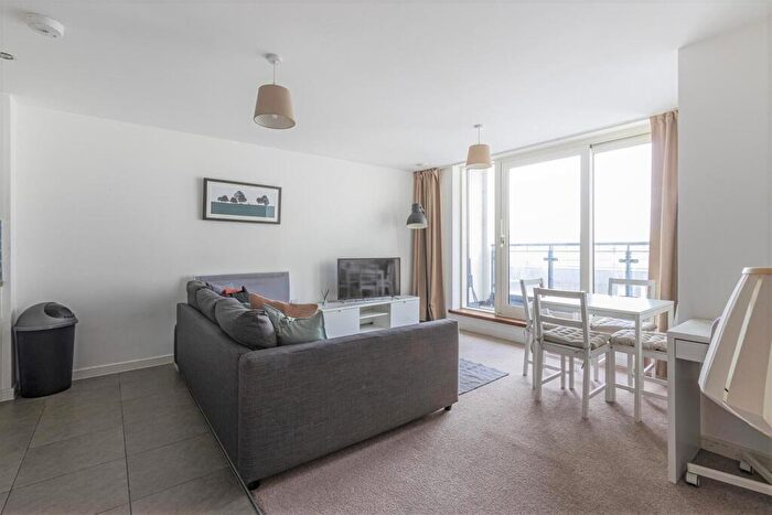 2 Bedroom Apartment For Sale In Davaar House, Ferry Court, Cardiff, CF11