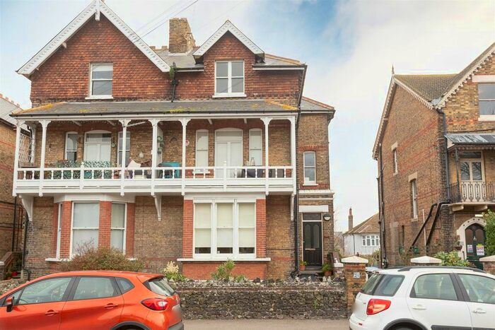 2 Bedroom Flat To Rent In Roxburgh Road, Westgate-On-Sea CT8