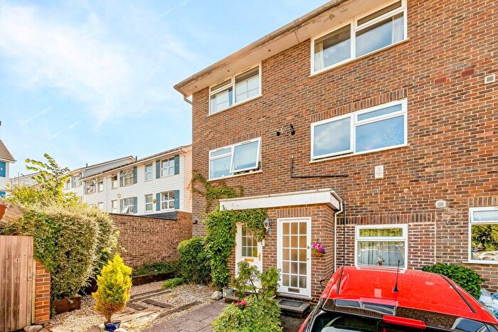 4 Bedroom Property For Sale In Berystede, Kingston Upon Thames, KT2