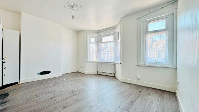 5 Bedroom Terraced House To Rent In Selsdon Road, London, E13