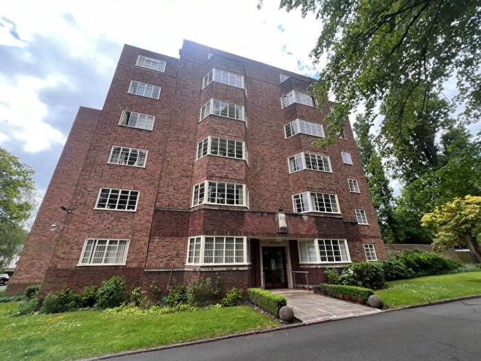 2 Bedroom Apartment For Sale In Viceroy Close, Edgbaston, Birmingham, B5