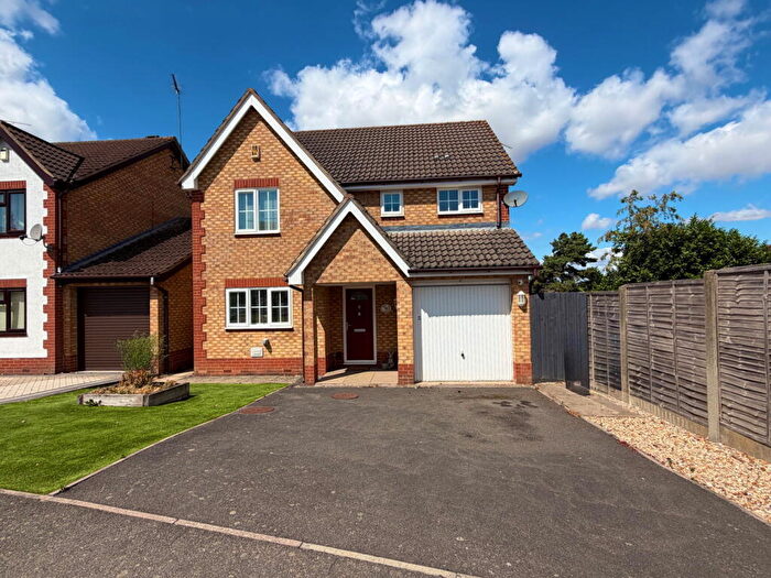 4 Bedroom Detached House For Sale In Lancaster Way, Northampton, NN4