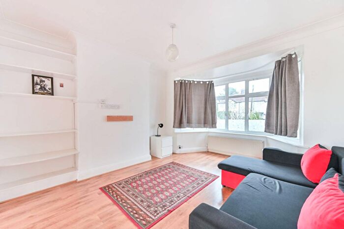 4 Bedroom Terraced House To Rent In Whitton Avenue East, Perivale, Greenford, UB6