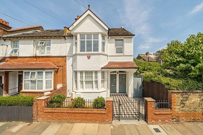 3 Bedroom Flat For Sale In Tranmere Road, Earlsfield, SW18