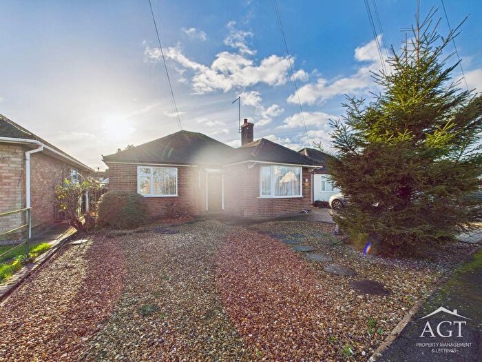 2 Bedroom Bungalow For Sale In Pingle Lane, Northborough, Peterborough, PE6