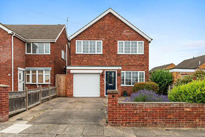 4 Bedroom Detached House For Sale In The Cloisters, Wybers, Grimsby, DN37