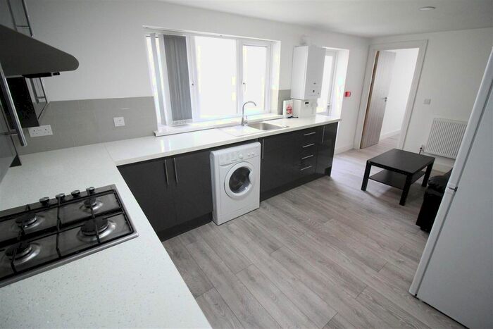 1 Bedroom Flat To Rent In Russell Street, Cathays, Cardiff, CF24