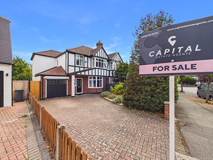 4 Bedroom Semi Detached House For Sale In South View, Bromley, BR1