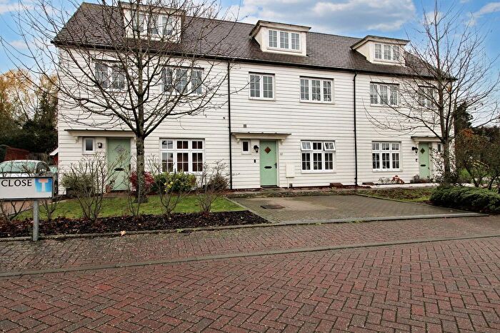 4 Bedroom Terraced House For Sale In Lancaster Close, Hamstreet, TN26