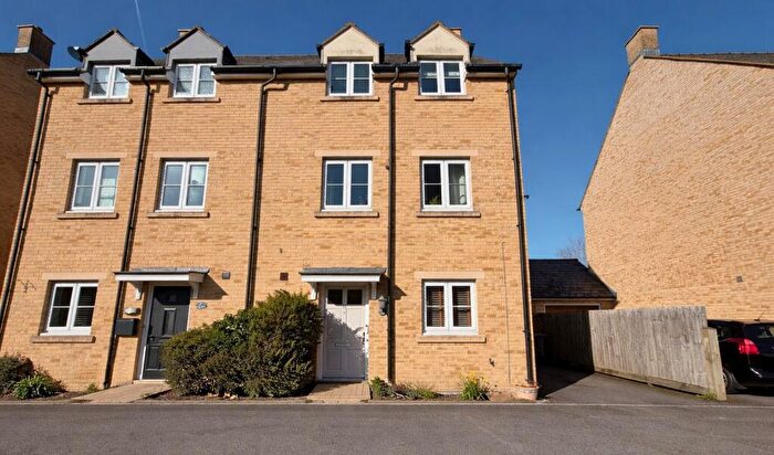 3 Bedroom Semi Detached House To Rent In Wilkinson Place, Witney, Oxfordshire, OX28