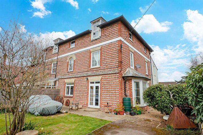 2 Bedroom Apartment For Sale In Thame Road, Warborough, OX10