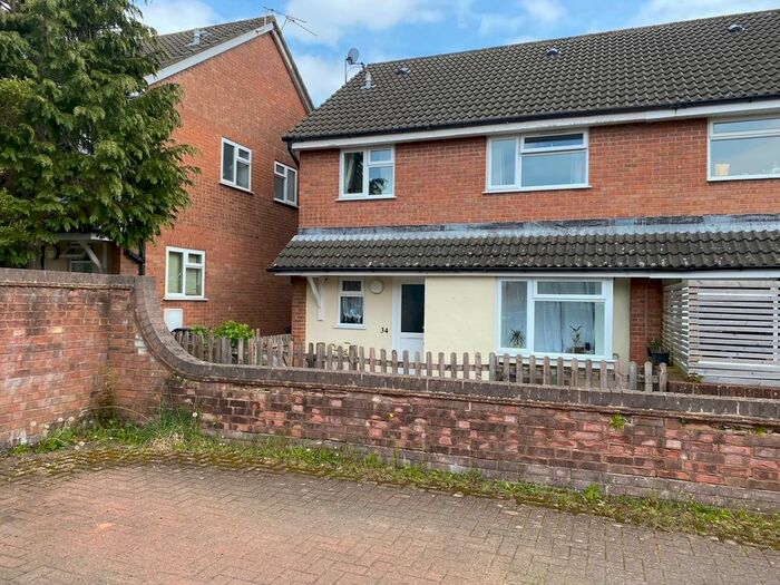 2 Bedroom End Of Terrace House To Rent In The Glebe, Wrington, BS40