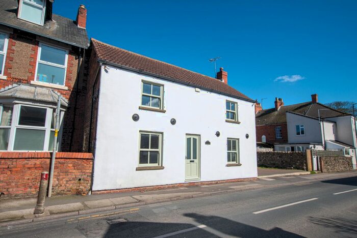 3 Bedroom Semi-Detached House To Rent In Westgate, Hornsea, HU18