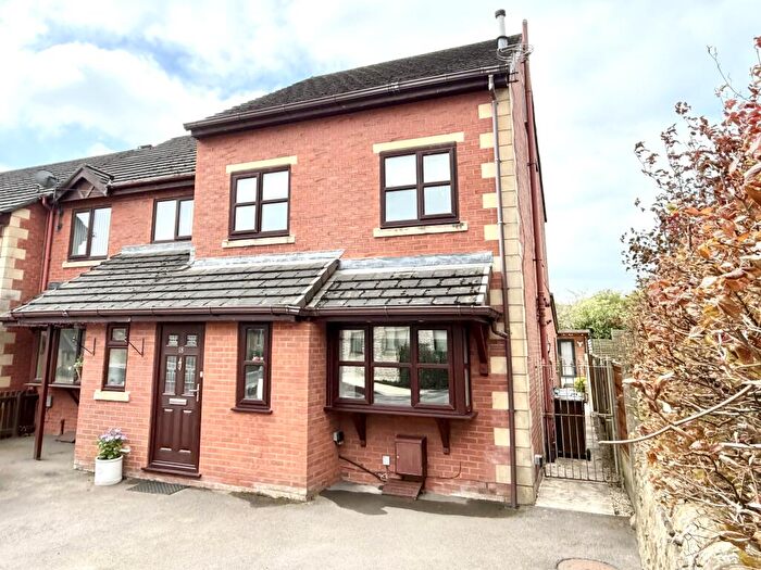 4 Bedroom End Of Terrace House For Sale In Spring Street, Hollingworth, Hyde, SK14