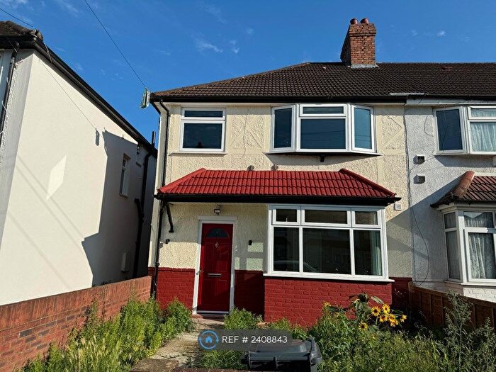 5 Bedroom Semi-Detached House To Rent In Taunton Avenue, Hounslow, TW3