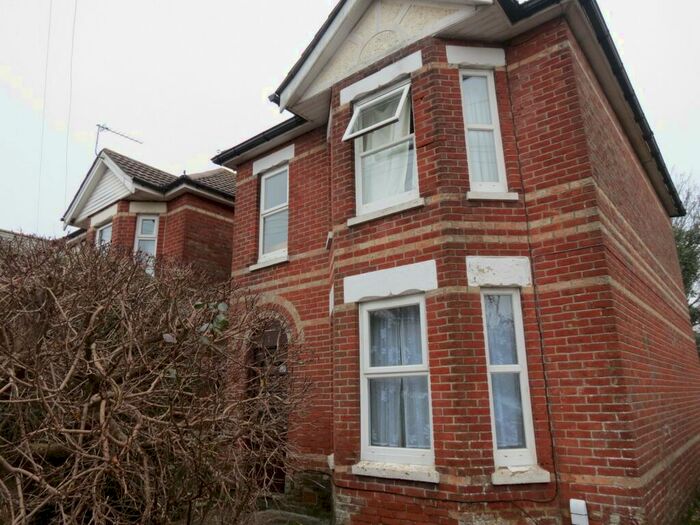 6 Bedroom House To Rent In Bedroom Detached House In Winton, BH9