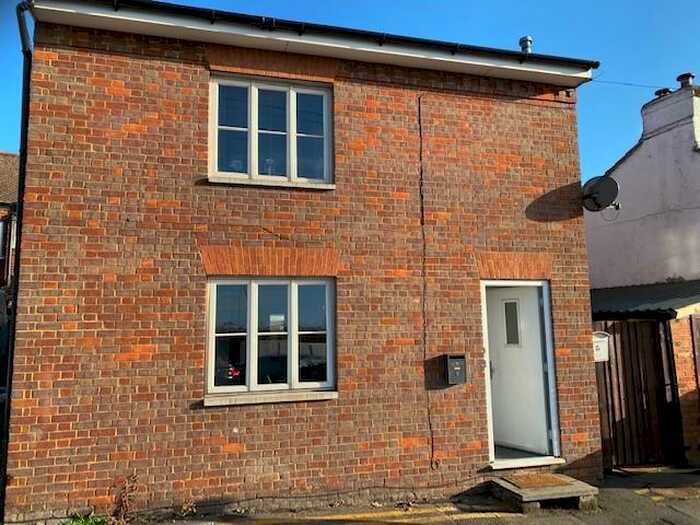 1 Bedroom Apartment To Rent In Walton Green, Aylesbury, Buckinghamshire, HP21