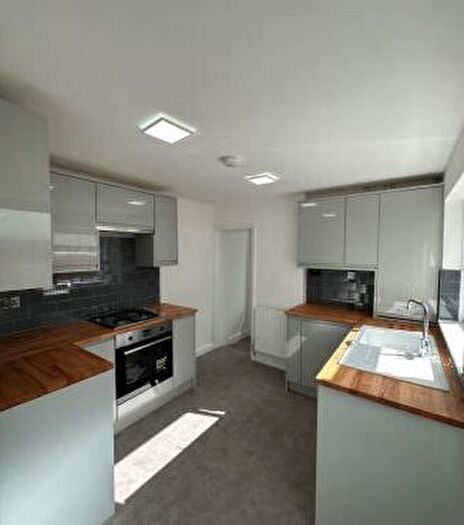 2 Bedroom Property To Rent In Eastbourne Road, Taunton, TA1