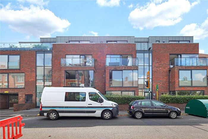 1 Bedroom Flat To Rent In Hillyard Street, London, SW9