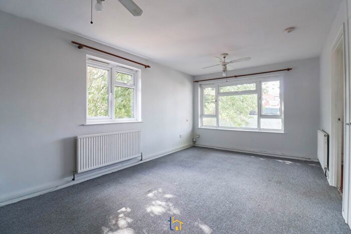 2 Bedroom Flat To Rent In Saffron Lane, Leicester, LE2