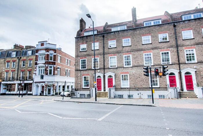2 Bedroom Maisonette For Sale In Islington Green, London, N1